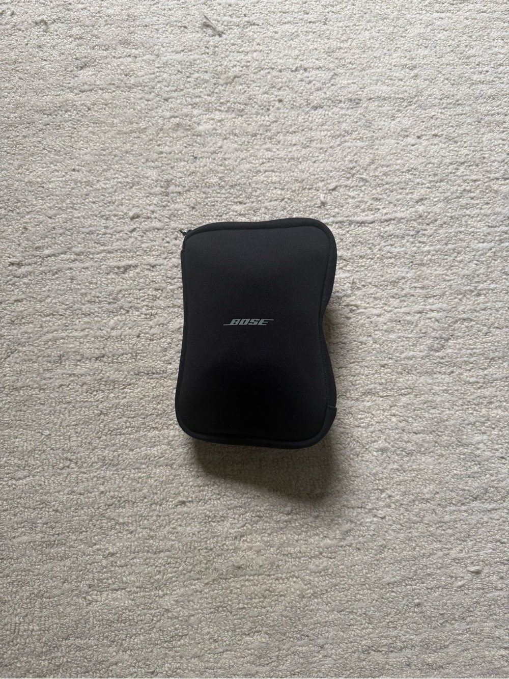 Bose QuietComfort 35 QC35 Over-Ear Wired 3.5mm Headphones With black case